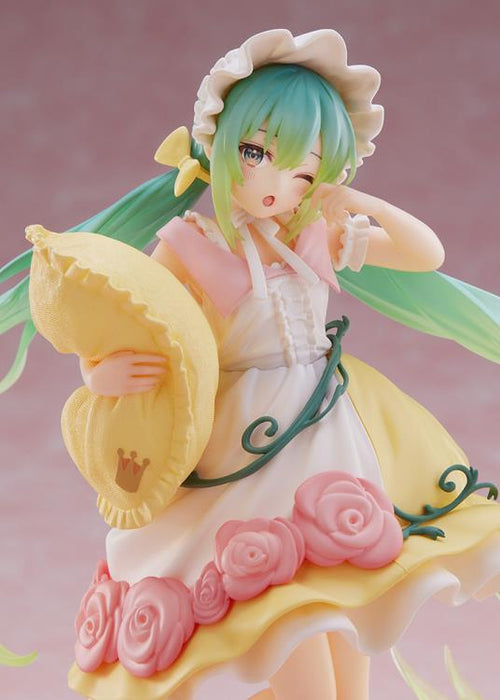 TAITO Vocaloid Hatsune Miku (Sleeping Beauty Ver.) Wonderland Figure