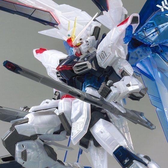 PRE-ORDER MG 1/100 The Gundam Base Limited Freedom Gundam Ver.2.0 Plastic Model Limited 186250