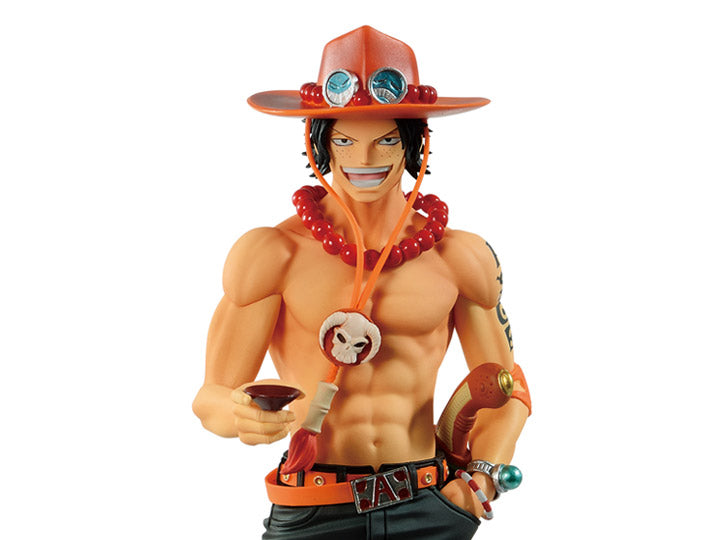 ONE PIECE BANPRESTO  magazine FIGURE～Special Episode〝Luff〟～vol.2  FIGURE  (collectable and very rare on the market)