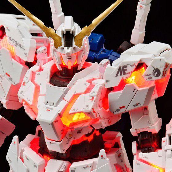 PRE-ORDER ＲＧ 1/144 Gundam Base RX-0 Unicorn Gumdam（Destroy mode）Ver.TWC（LIGHTING MODEL）Limited (Pre-Order)