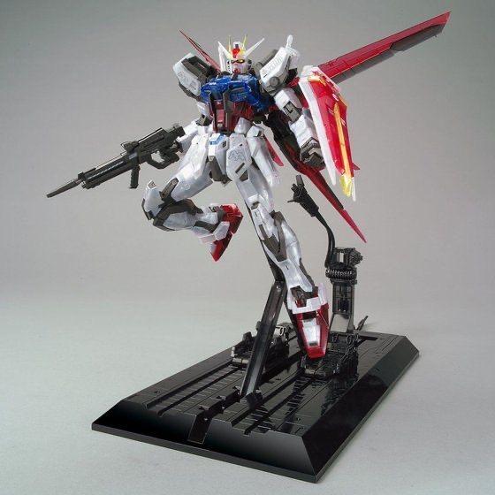 PRE-ORDER MG 1/100 The Gundam Base Limited Aile Strike Gundam Ver.RM Clear Color Plastic Model Limited 186267