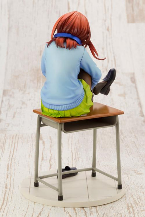 Kotobukiya The Quintessential Quintuplets Miku Nakano 1/8 Scale Figure